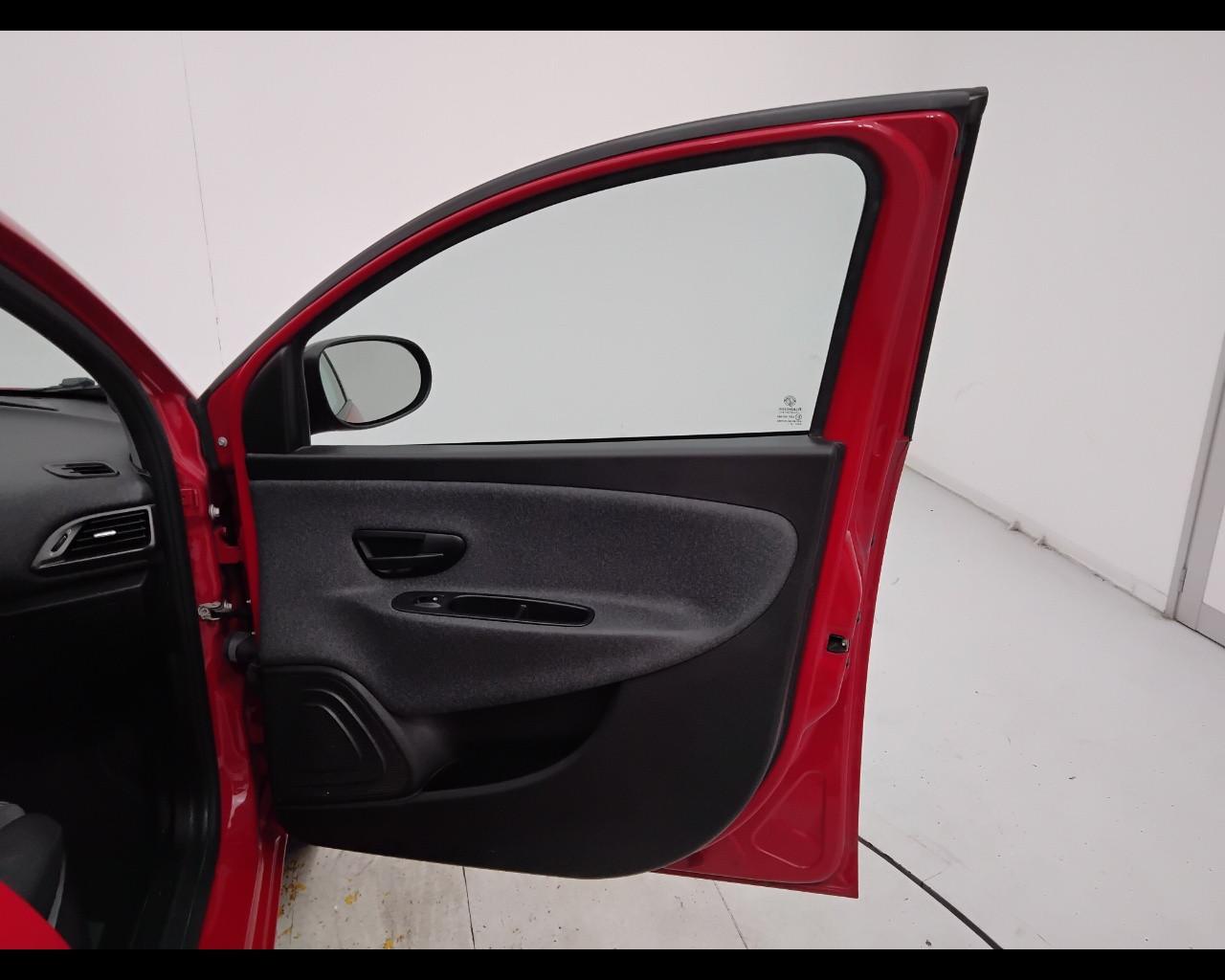 LANCIA Ypsilon III 2015 - Ypsilon 1.0 firefly hybrid Silver s&s 70cv