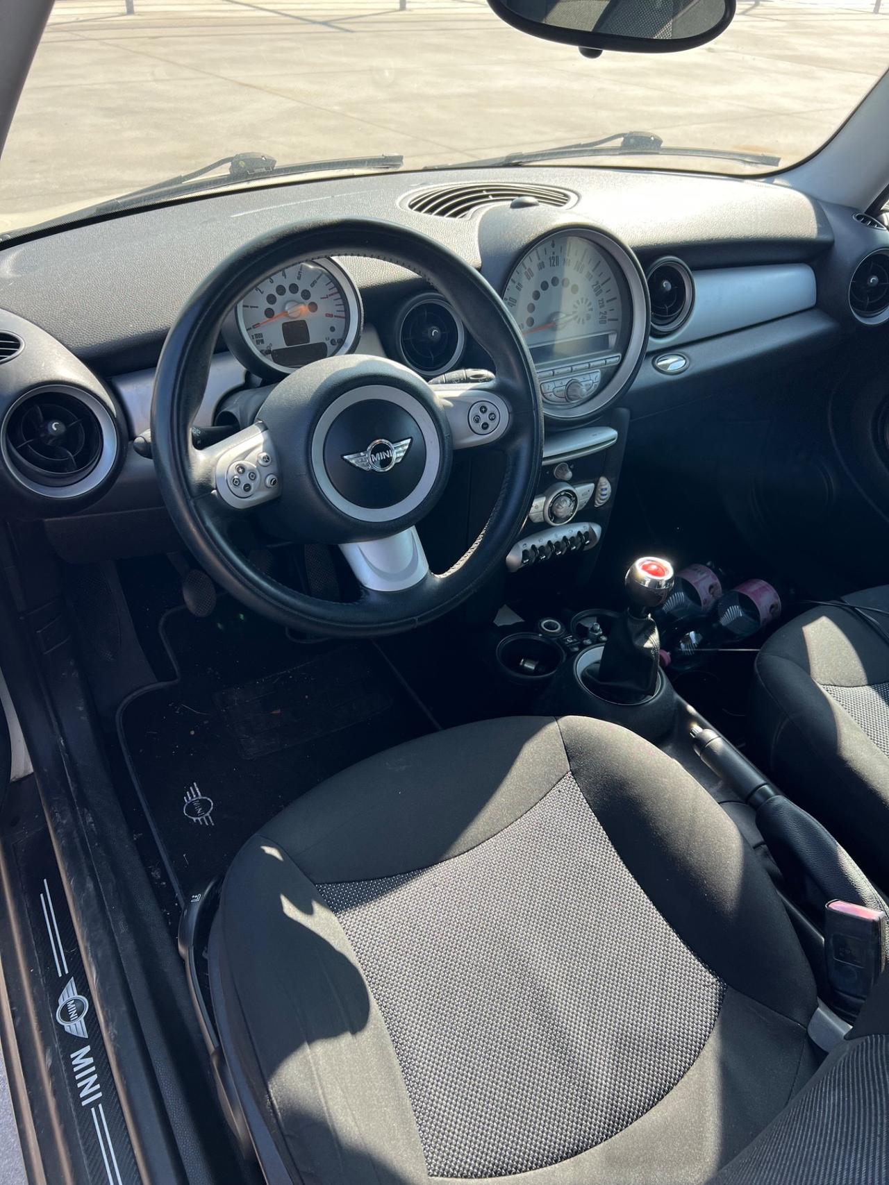 Mini 1.4 16V One Salt