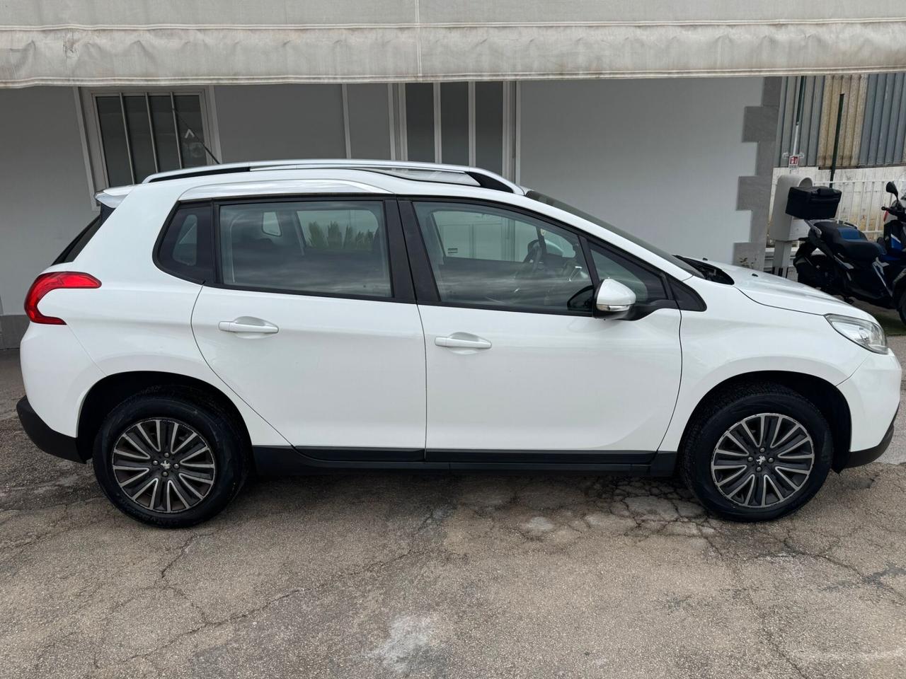 Peugeot 2008 PureTech 82 Allure