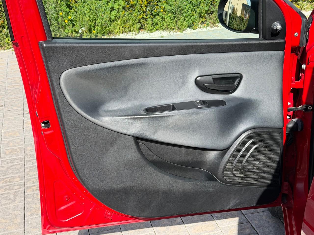 Lancia Ypsilon 1.3 MJT 16V 95 CV 5 porte Euro 6