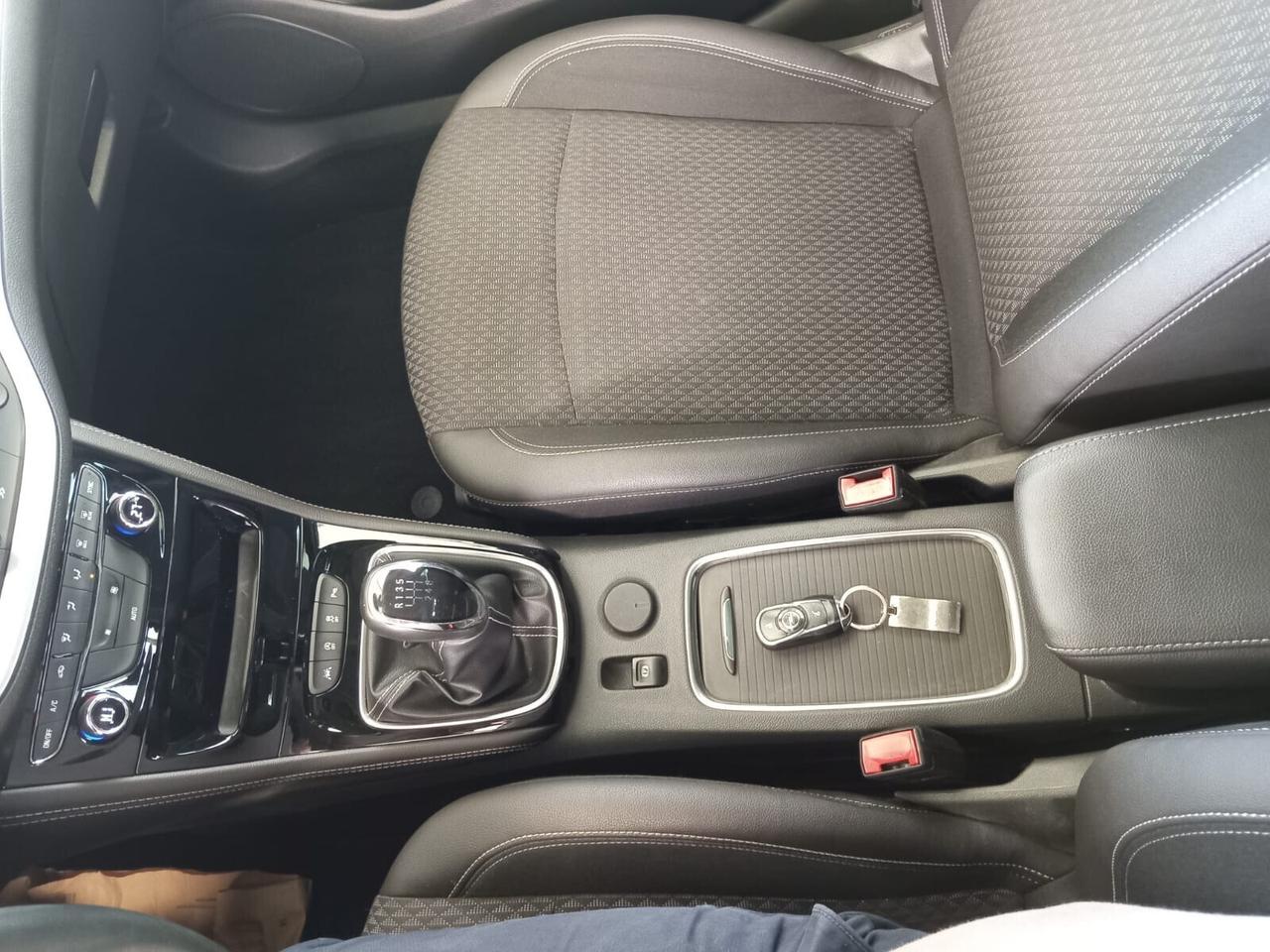 Astra 1.6 CDTi 110CV Start&Sto Sports Tourer Dynamic DA VETRINA