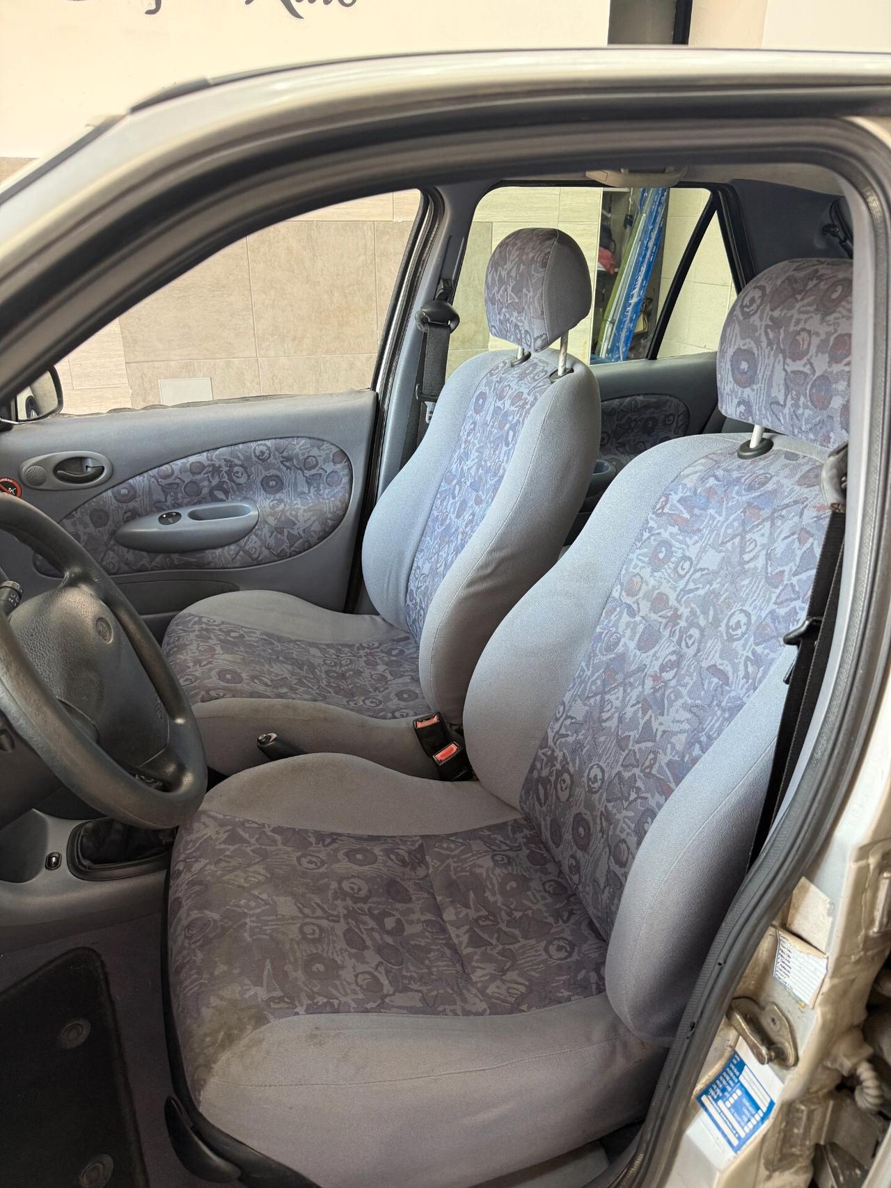 Ford Fiesta 1.2i 16V cat 5 porte Ghia
