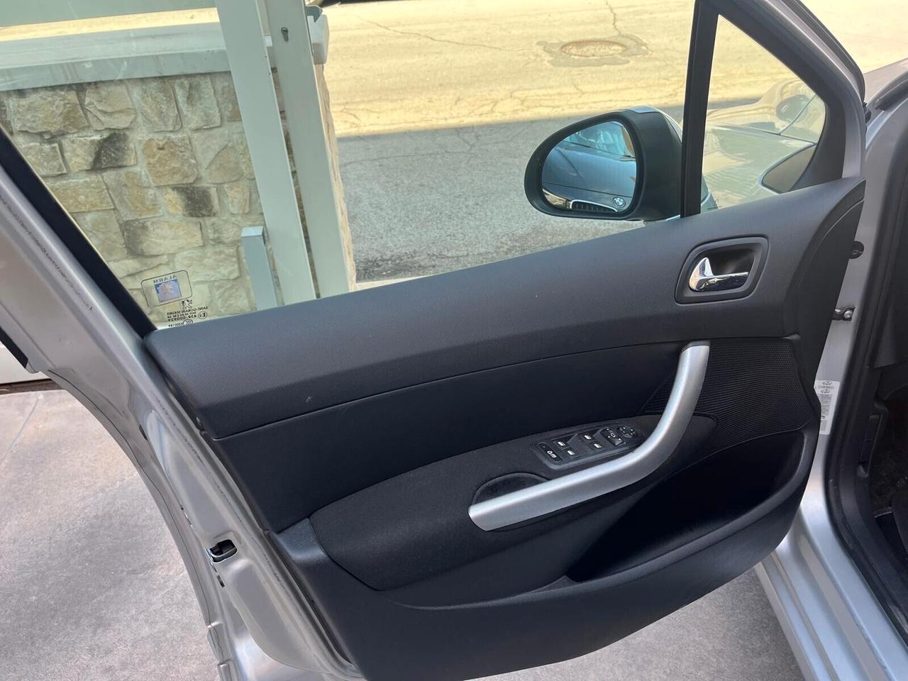 Peugeot 308 1.6 HDi 110CV 5p. Féline (6 Marce)