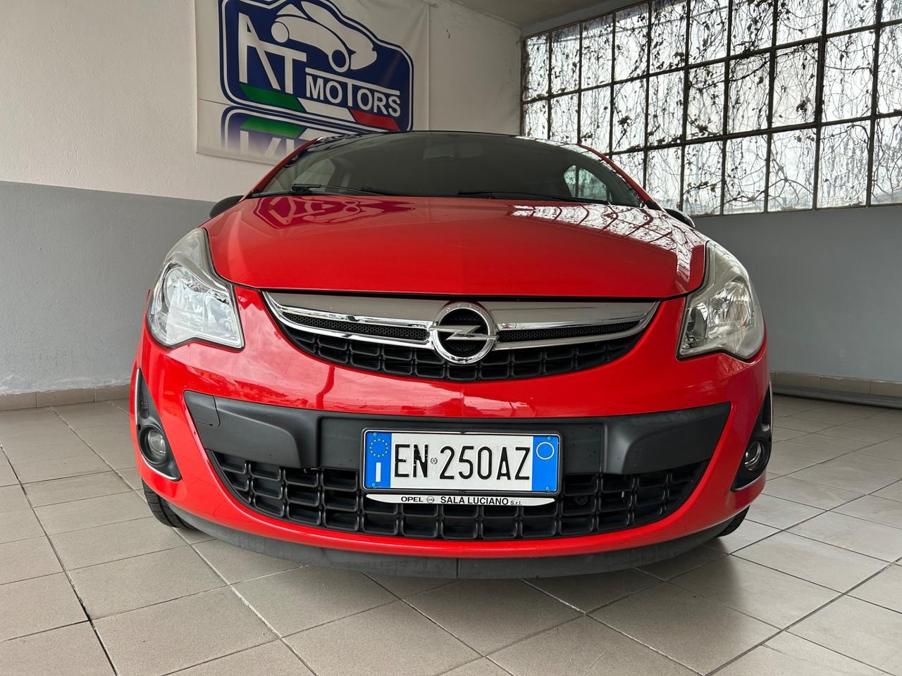 Opel Corsa 1.4 16V 3 porte b-color