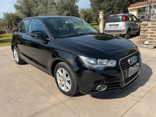 Audi A1 1.6 TDI 90cv sportback Attraction