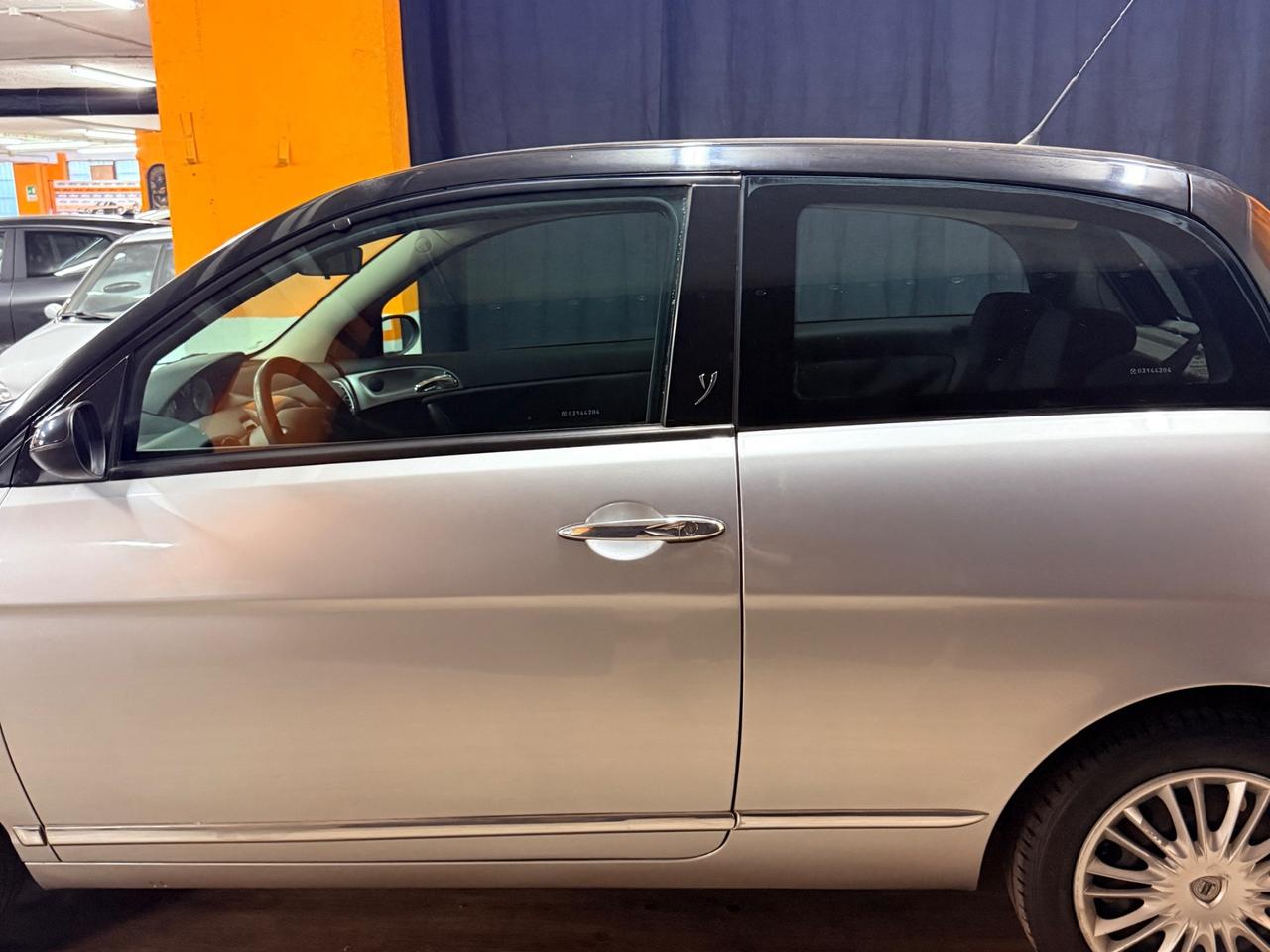 BELLISSIMA LANCIA YPSILON CON SOLI 56.412 KM