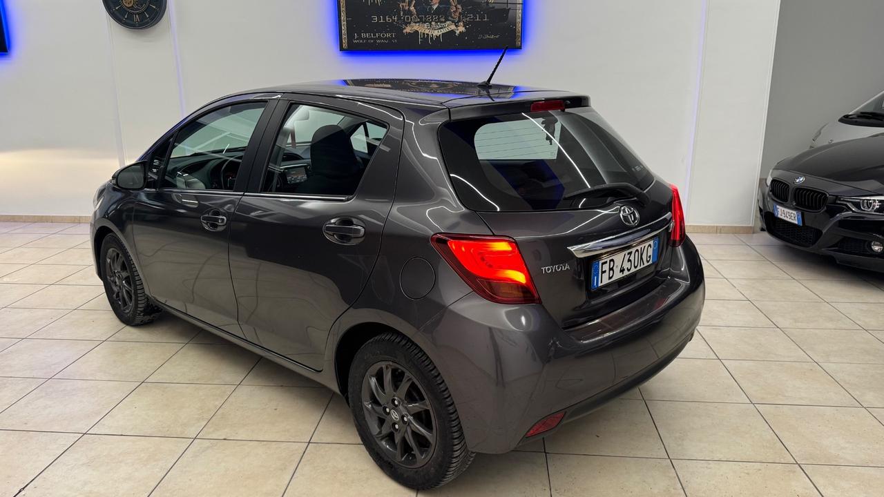Toyota Yaris 1.4 D-4D 5 porte Lounge-2015