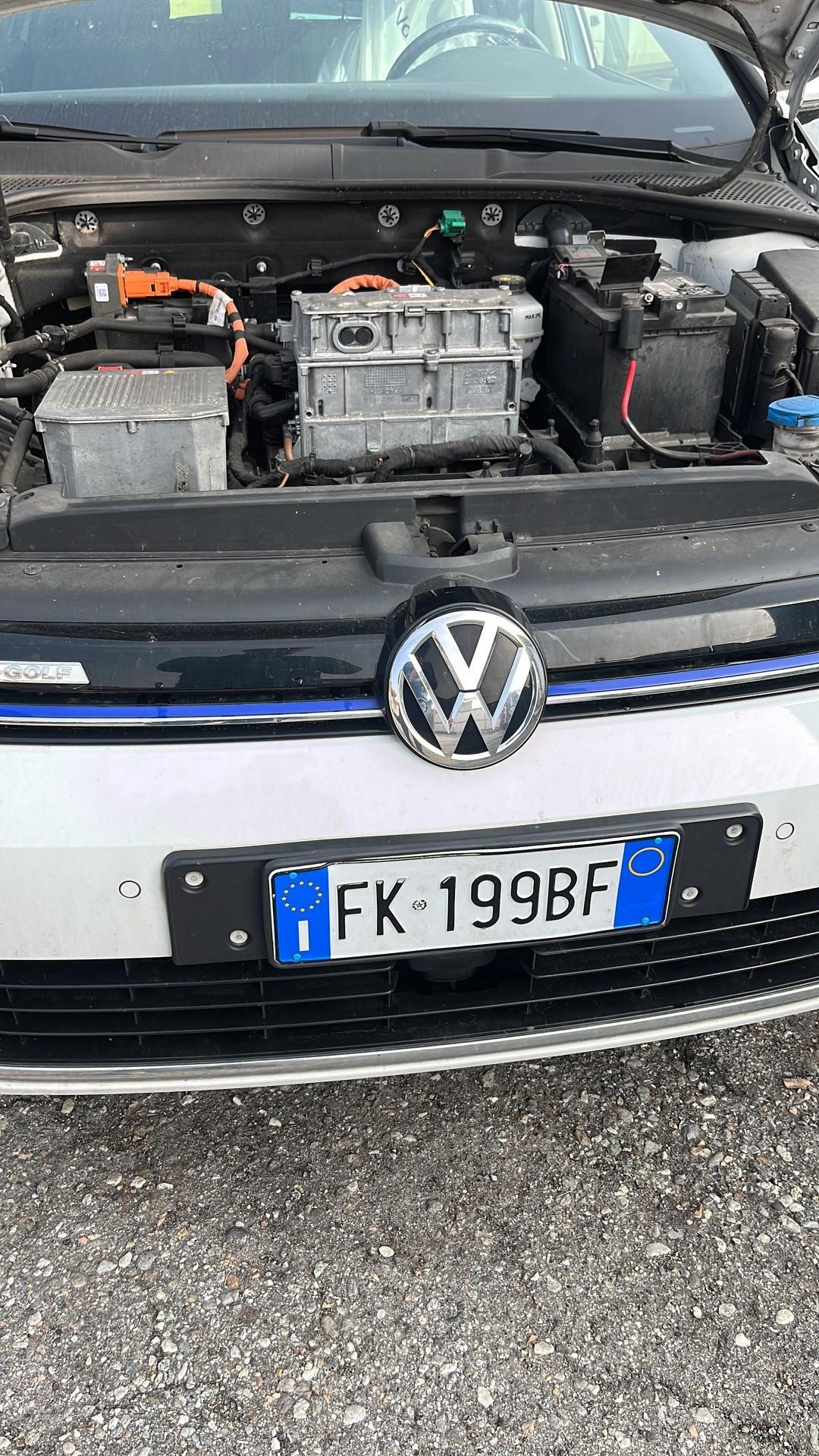 Volkswagen Golf e-Golf 136 CV elettrica non marciante