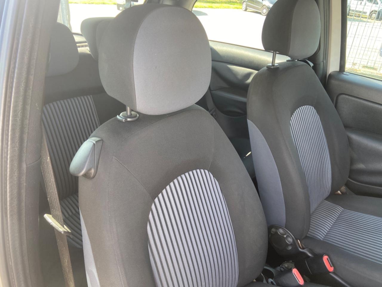 Lancia Ypsilon 1.2 Argento ok neo patentati