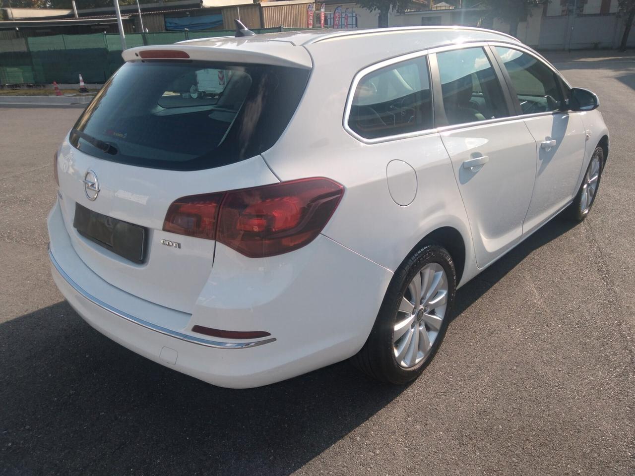 Opel Astra 1.6 CDTI EcoFLEX S&S Sports Tourer Cosmo x neopatentati