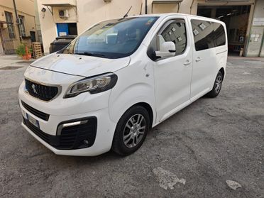 Peugeot Traveler- Pulmino 9 posti-2017