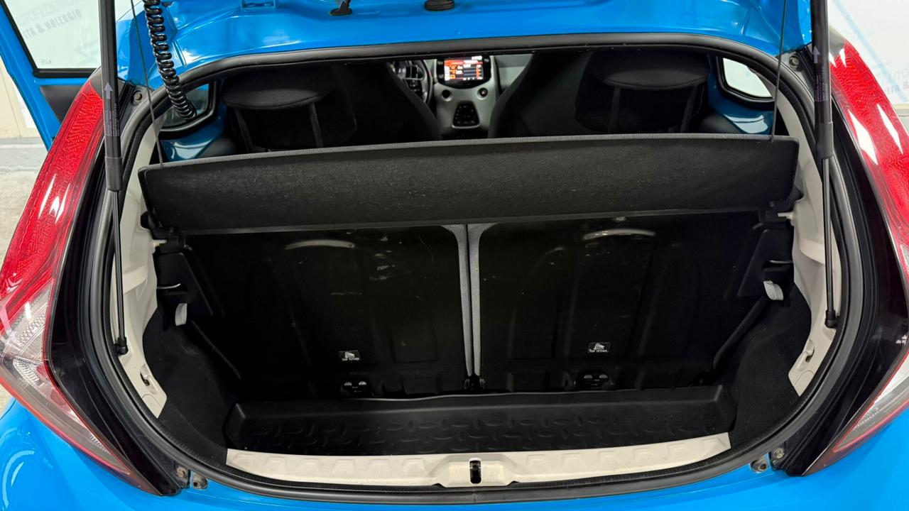 Toyota Aygo 1.0 VVT-i 72cv 5 porte x-clusiv