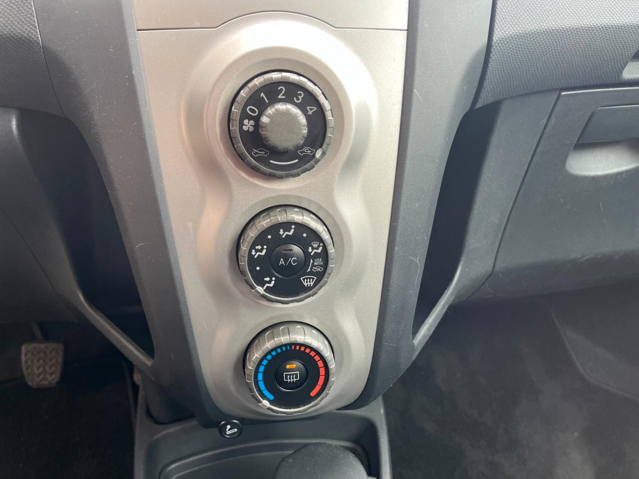 Toyota Yaris 1.3i (2008) - FRIZIONE NUOVA