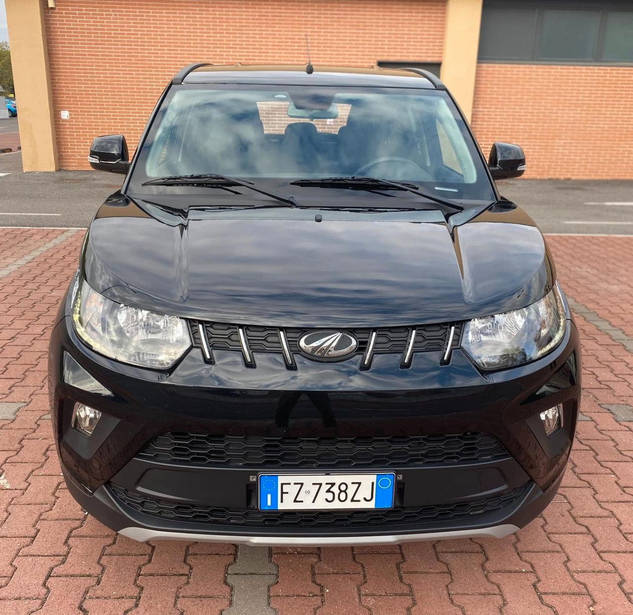 MAHINDRA KUV 100 FULL OPTIONAL 1.2cc