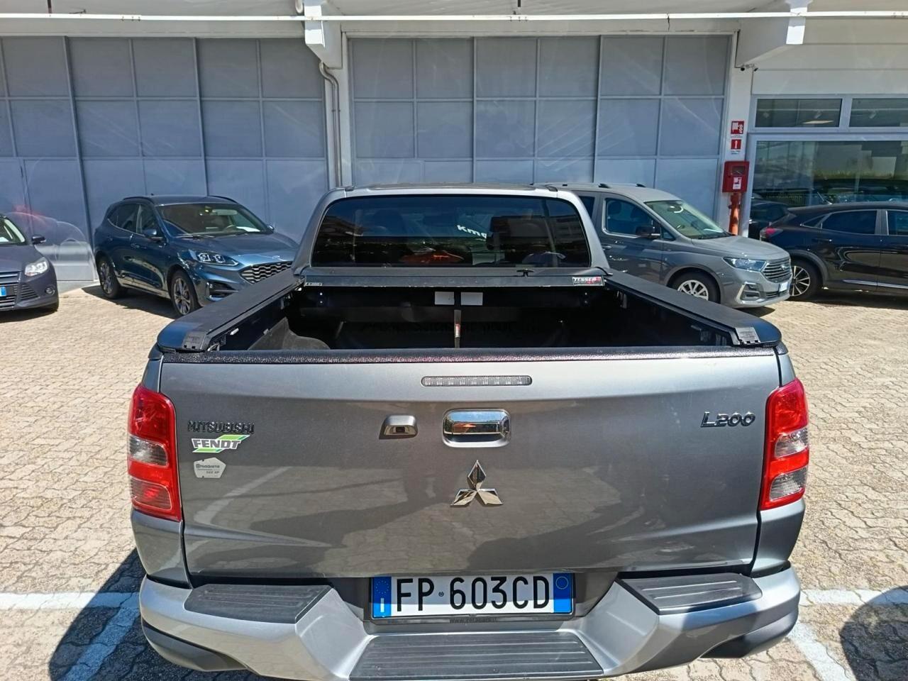 Mitsubishi L200 2.4 DI-D/181CV Double Cab