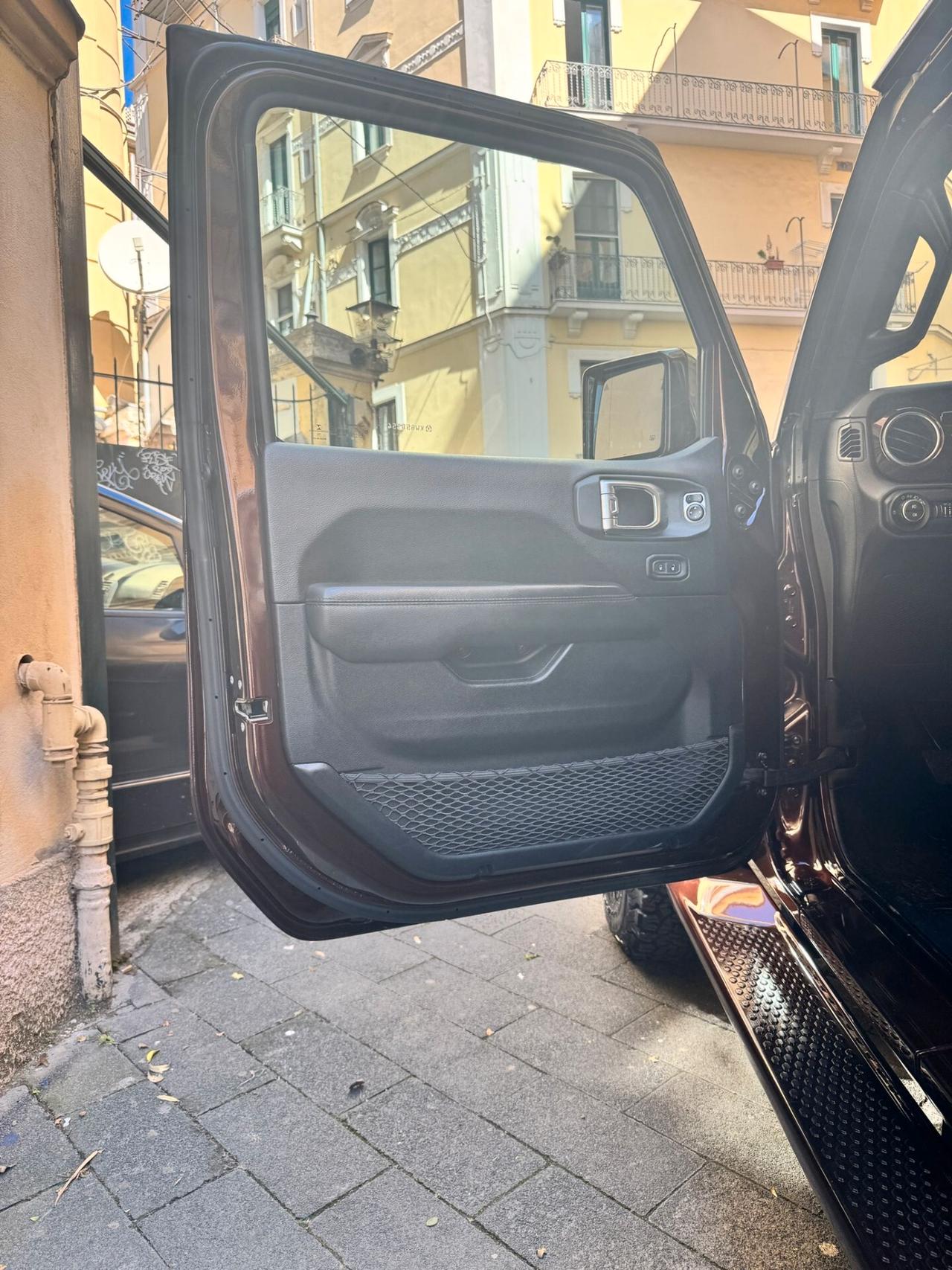 Jeep Wrangler Unlimited 2.2 Mjt II Sahara