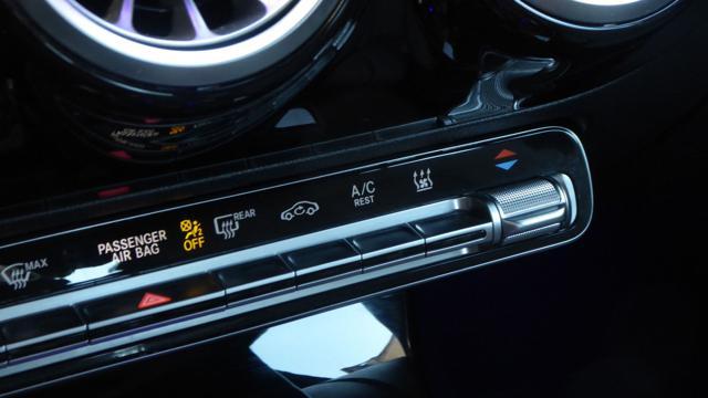 MERCEDES-BENZ A 250 Sedan e hybrid EQ Sport