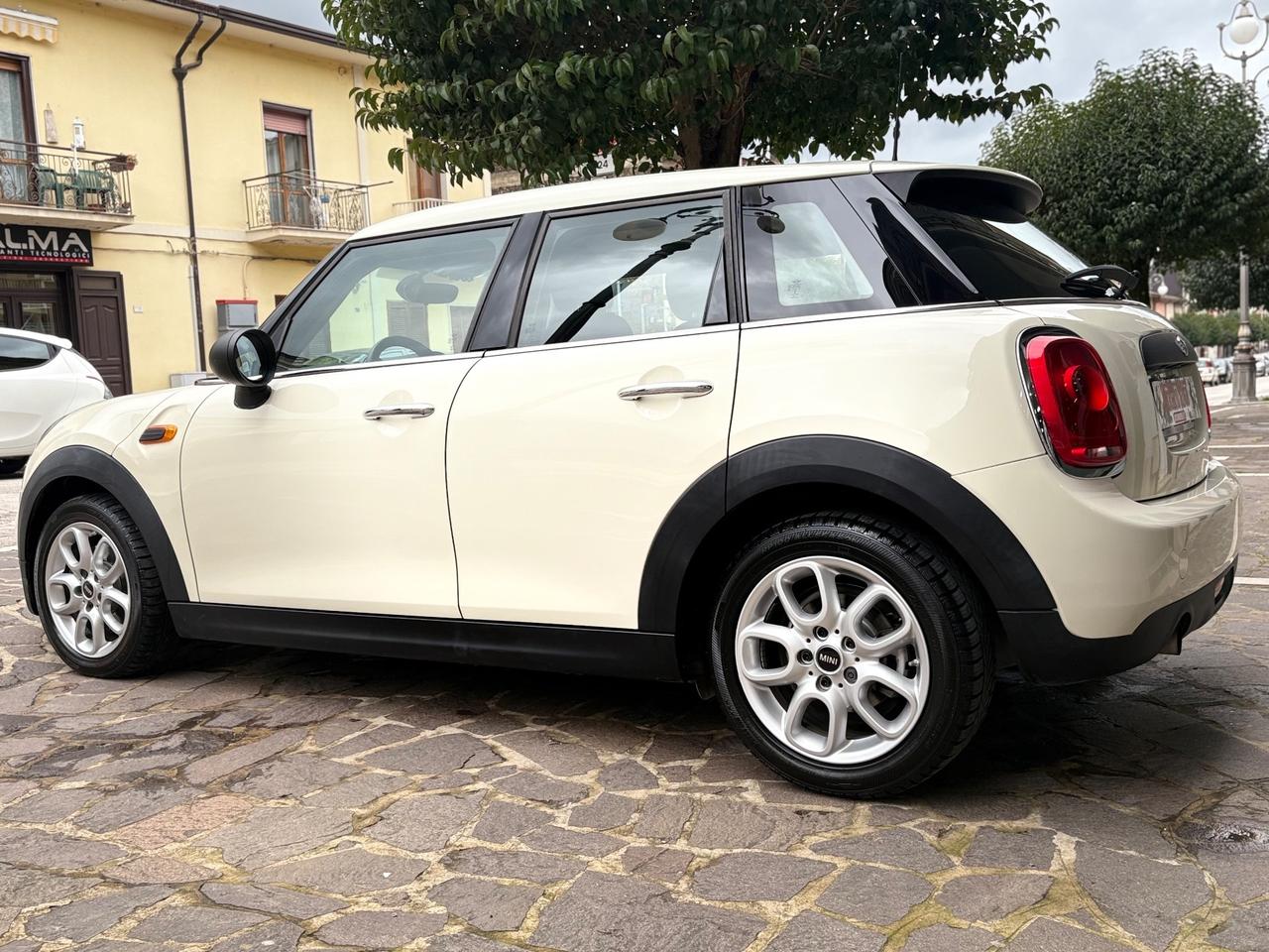 Mini One 1.2 75 CV 5PORTE DA NEOPATENTATI RING LED