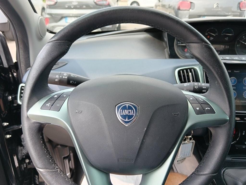 Lancia Ypsilon 1.0 FireFly 5 porte S&S Hybrid Platino