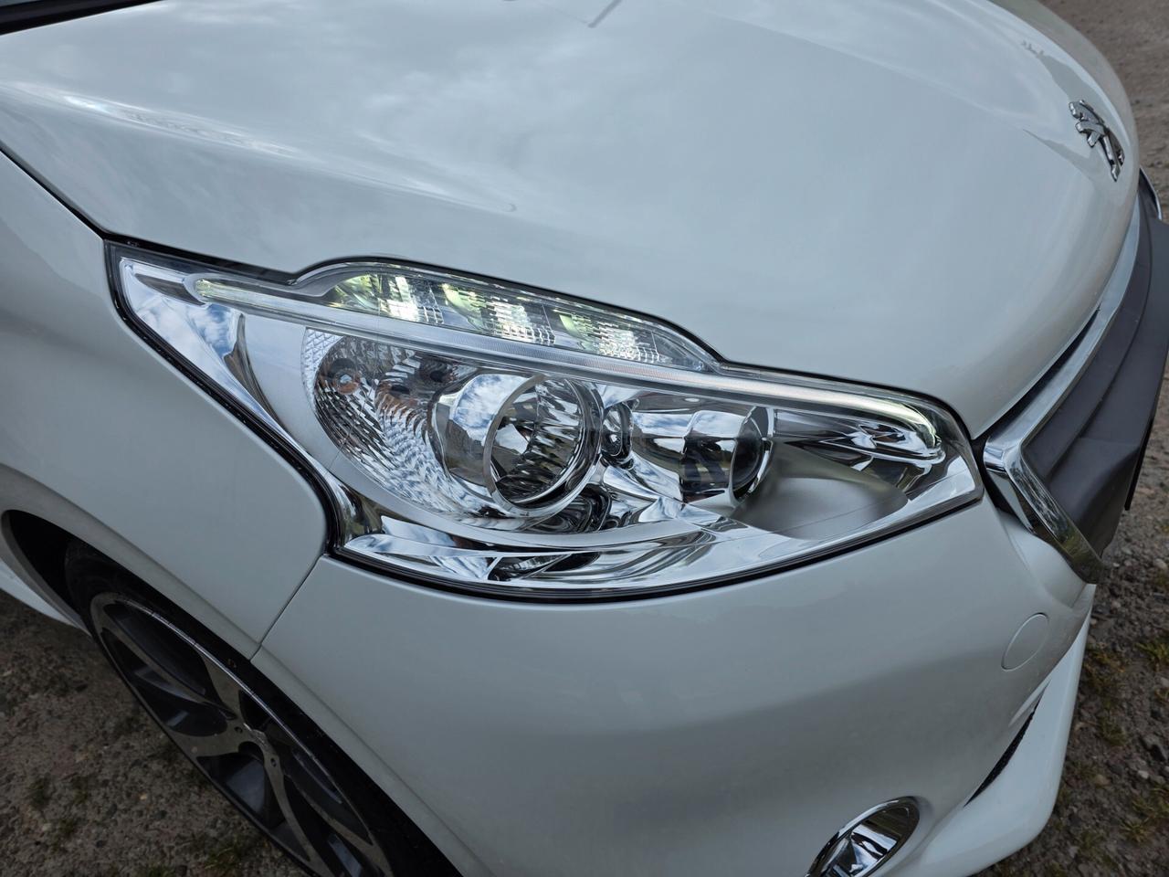 Peugeot 208 1.6 THP 156 CV 3 porte pre GTi