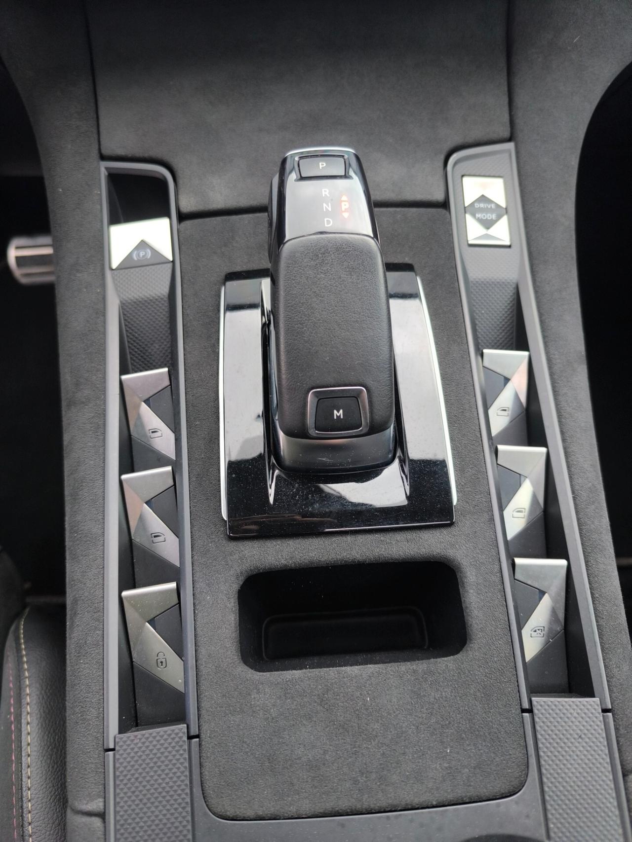 DS 7 PERFORMANCE LINE++1.5 HDI FULL LED/NAV/ TETTO