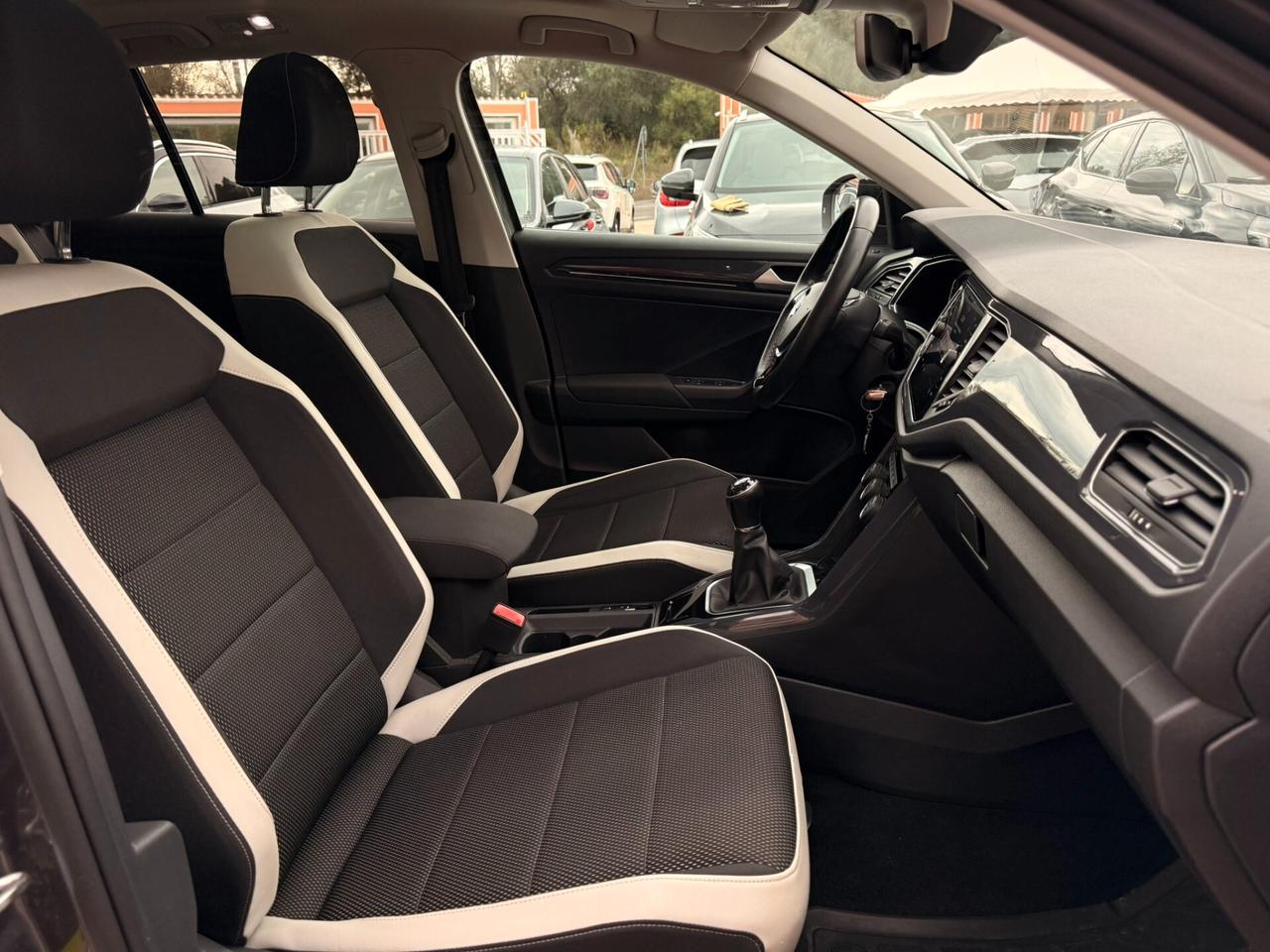 Volkswagen T-Roc 1.6 TDi 116CV Adv. TETTO APR. - 2019