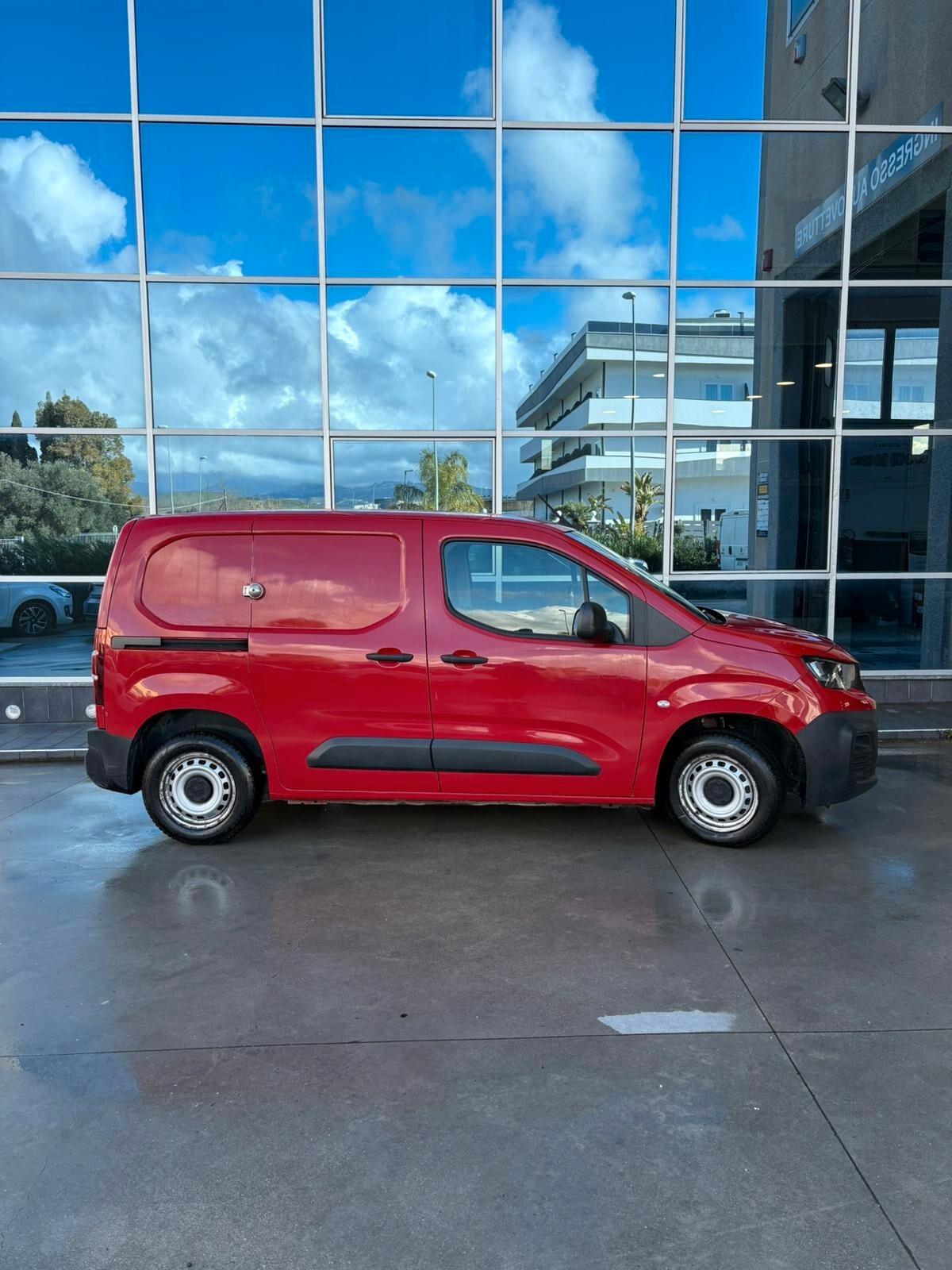 Peugeot Partner BlueHDi 100 S&S PC Furgone Pro