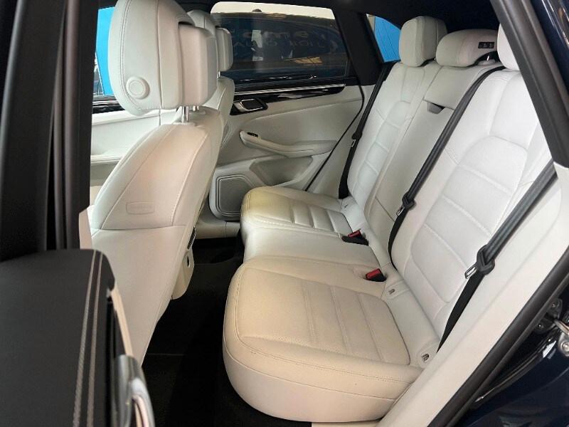 PORSCHE Macan 2.0 T