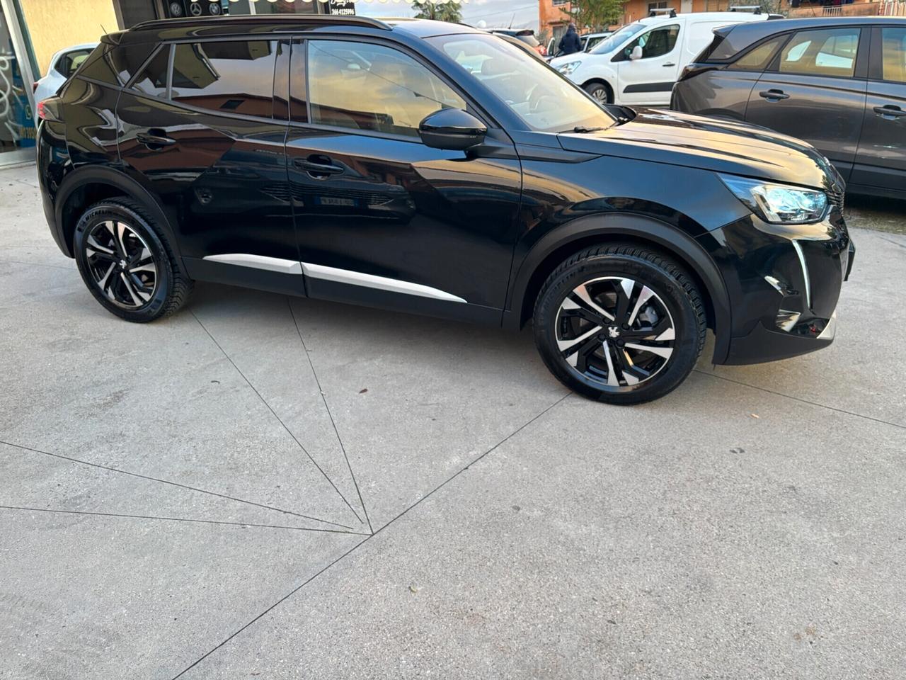 Peugeot 2008 NEW 130 CV EAT8 Allure-2022