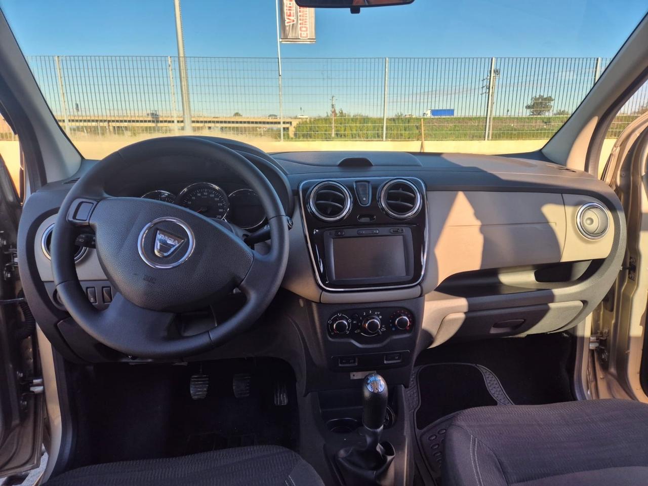 Dacia Lodgy 1.6 8V 85CV 5 posti metano scadenza 2029