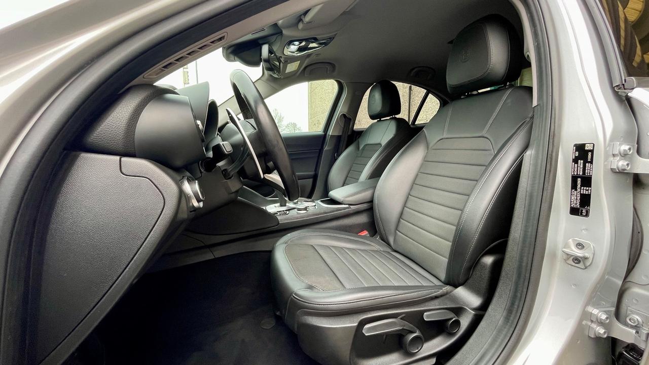 ALFA ROMEO GIULIA 2.2 TURBODIESEL EXECUTIVE 190CV - FULL LED, PELLE, CAR PLAY