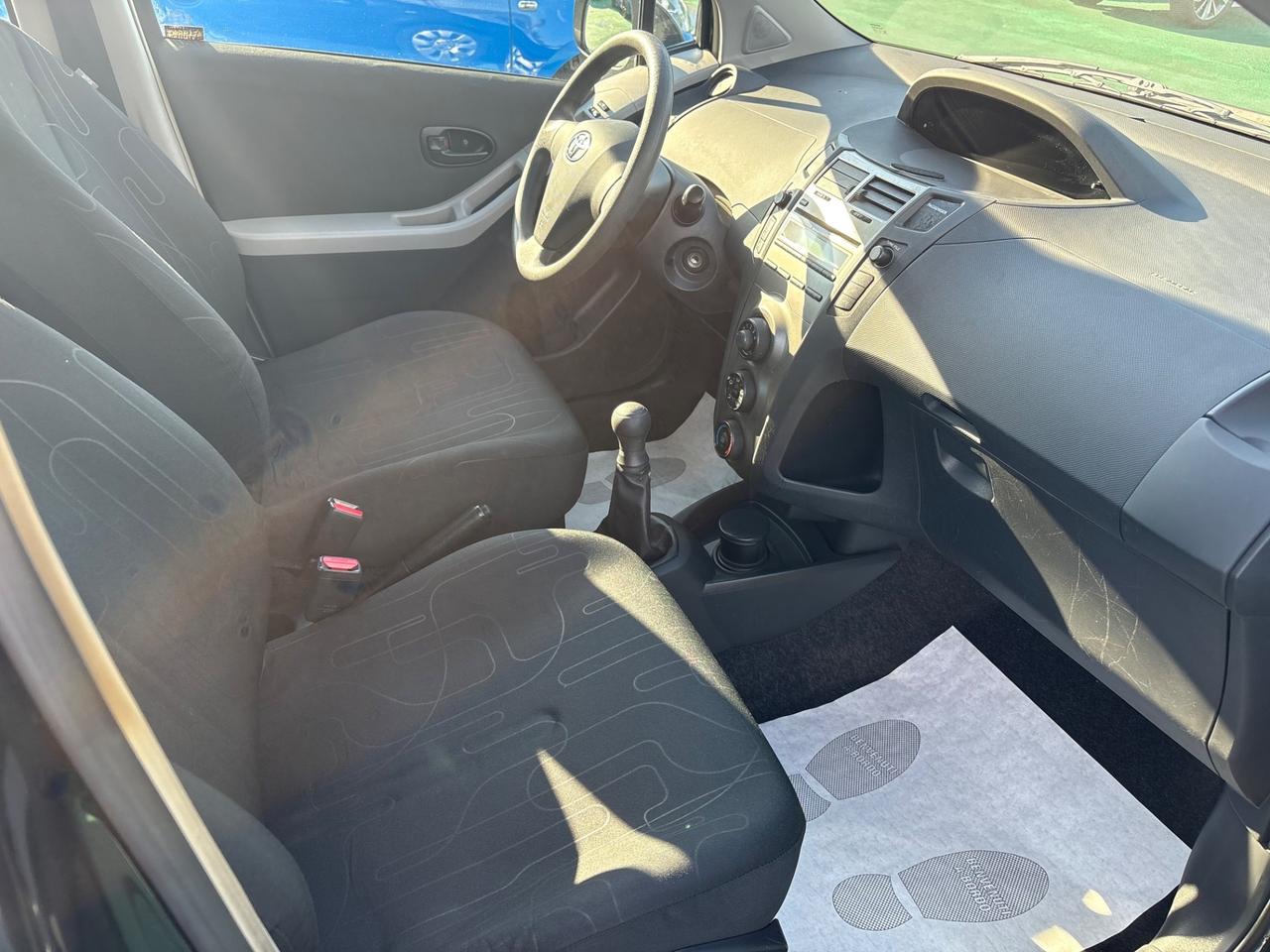 Toyota Yaris 1.0 5 porte Sol