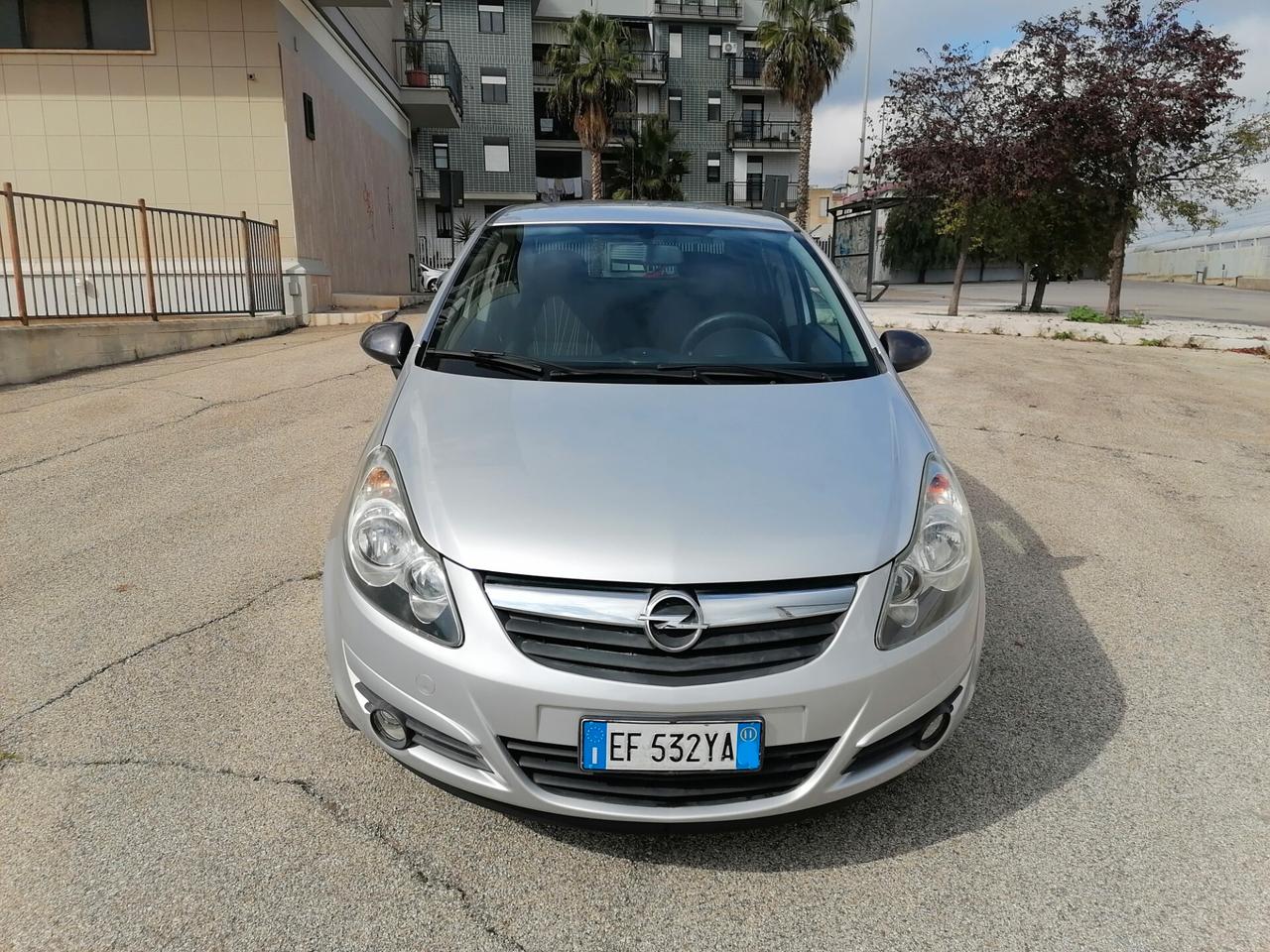 Opel Corsa 1.2 benzina 5 porte COSMO 2011