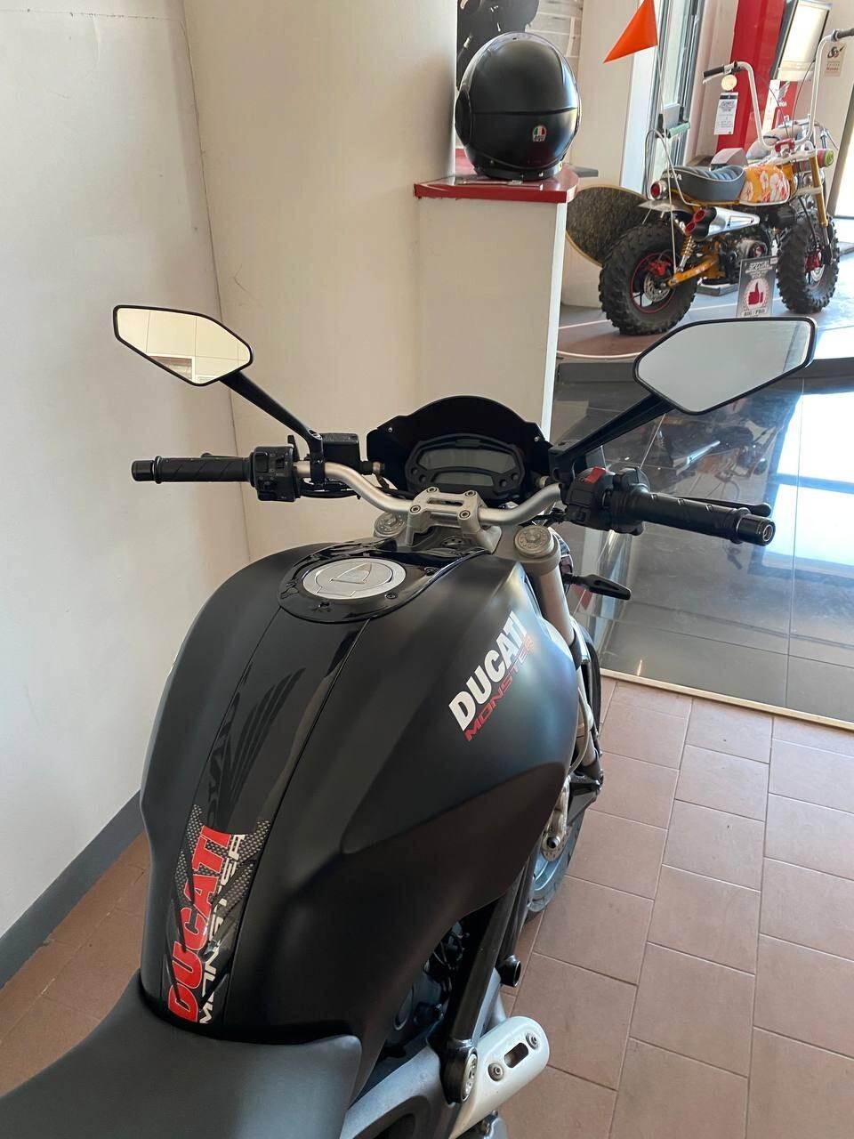 Ducati Monster 696