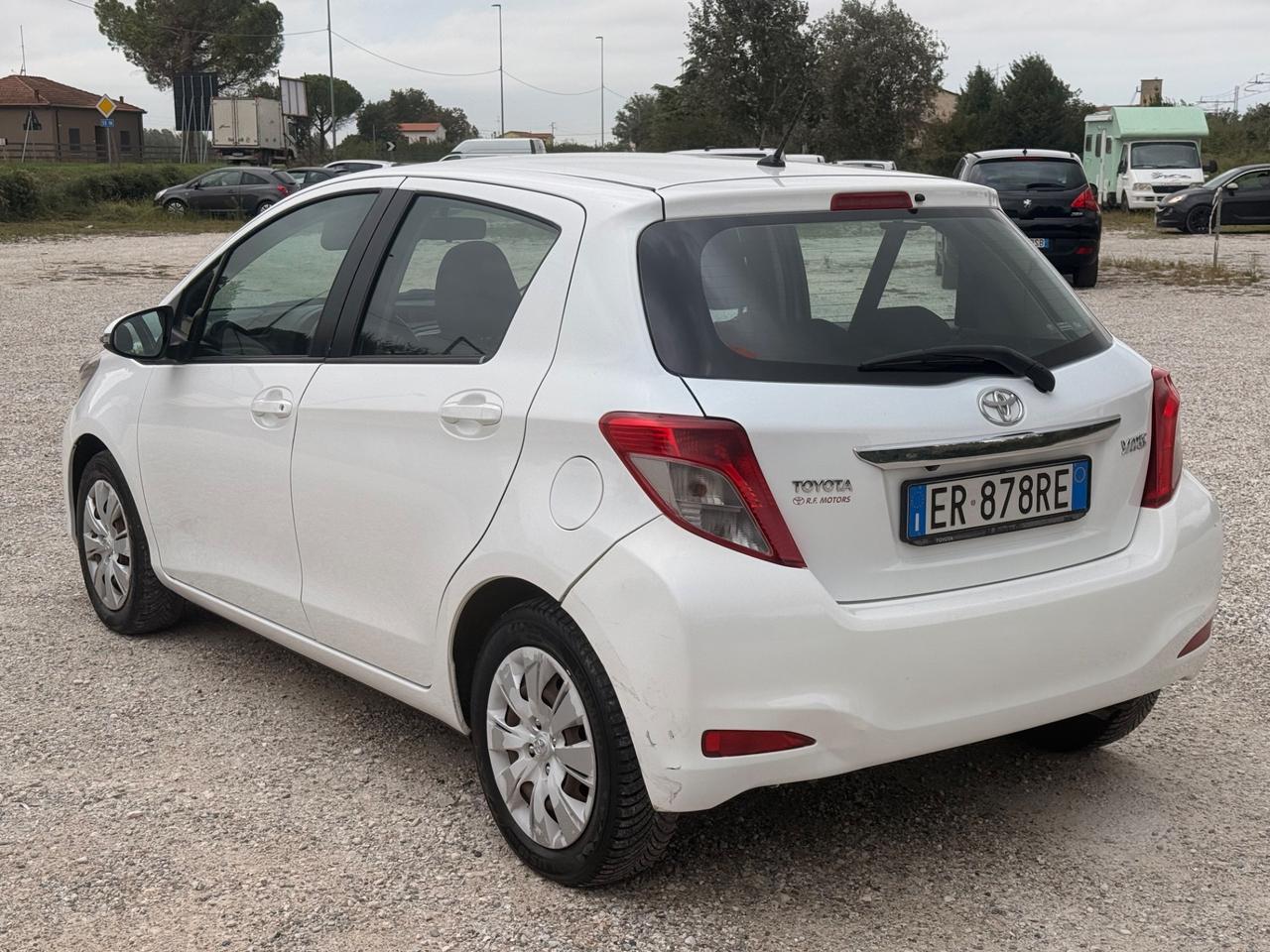 Toyota Yaris 1.0 5 porte Lounge