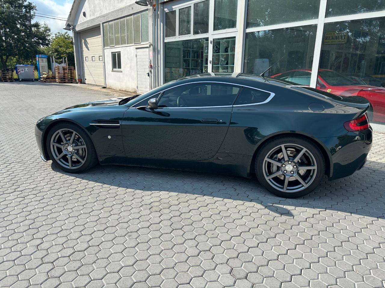 Aston Martin V8 Vantage V8 Vantage Coupé