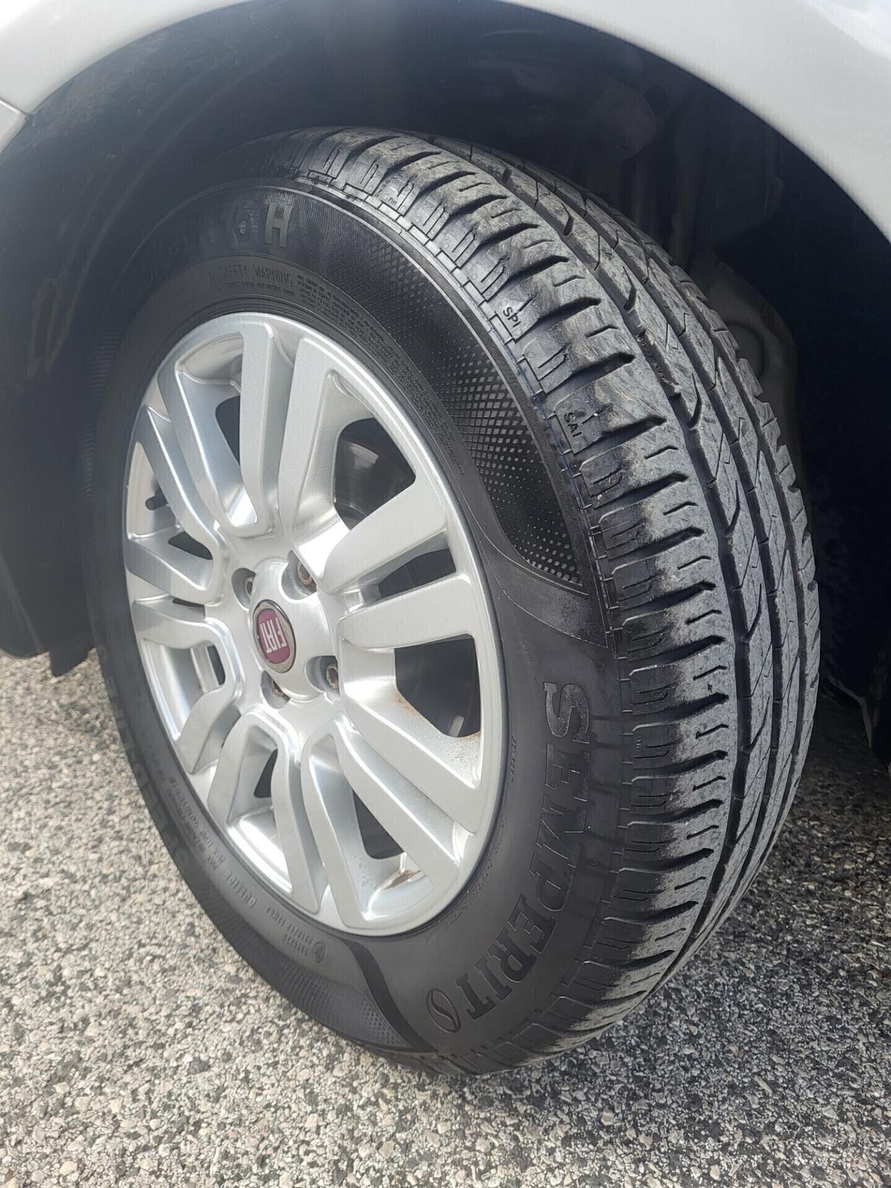 FIAT PUNTO EVO 1,2 GPL-UNICA PROPRIET-3 REVISIONI