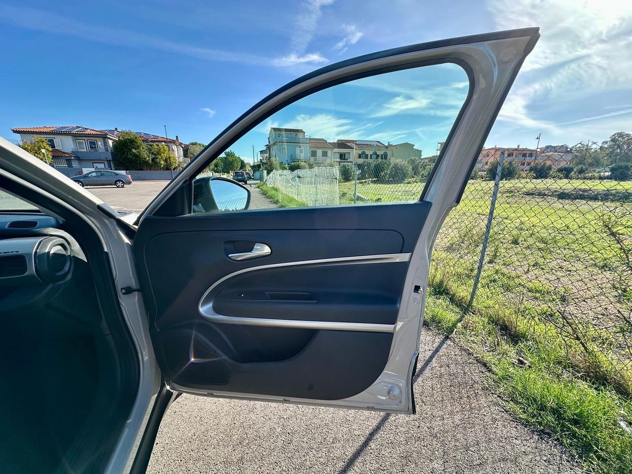 Jeep Avenger 1.2 GSE T3 Altitude #7518