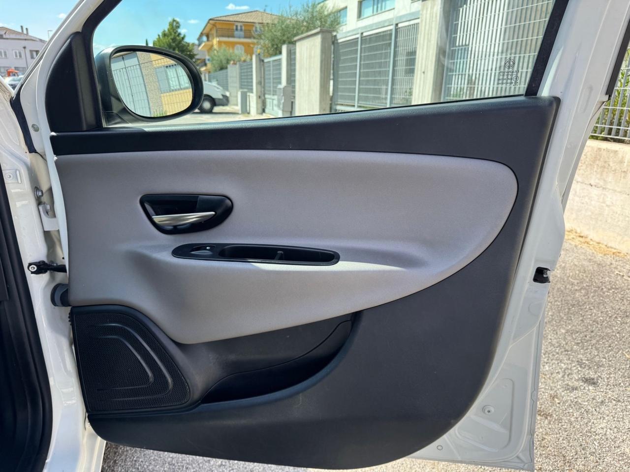 Lancia Ypsilon 1.2 benzina/GPL Ecochic Gold