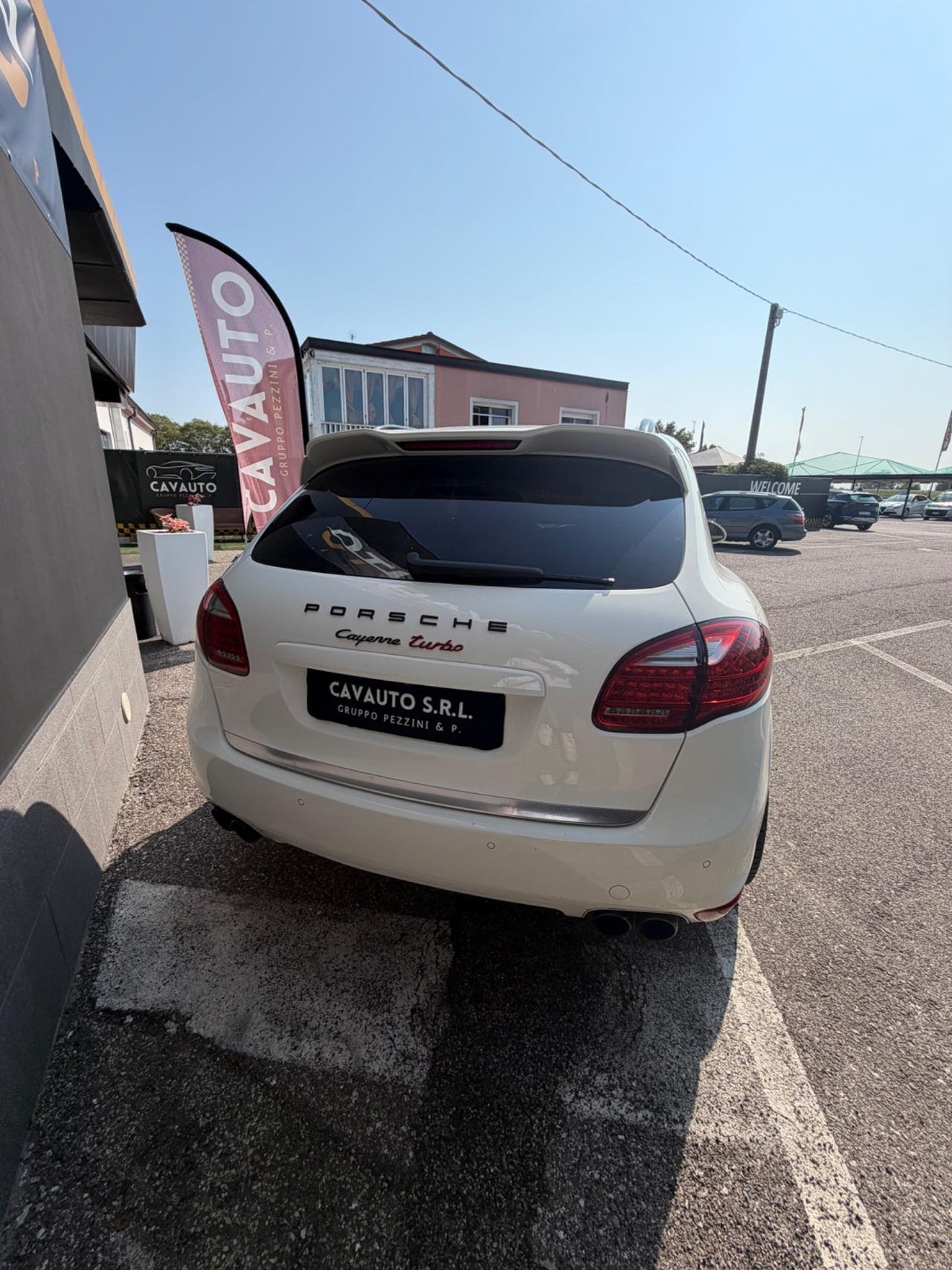 Porsche Cayenne 4.8 Turbo noleggio subentro