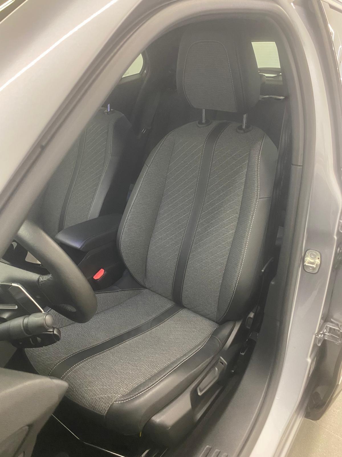 Peugeot 2008 BlueHDi 130 S&S EAT8 Allure Pack