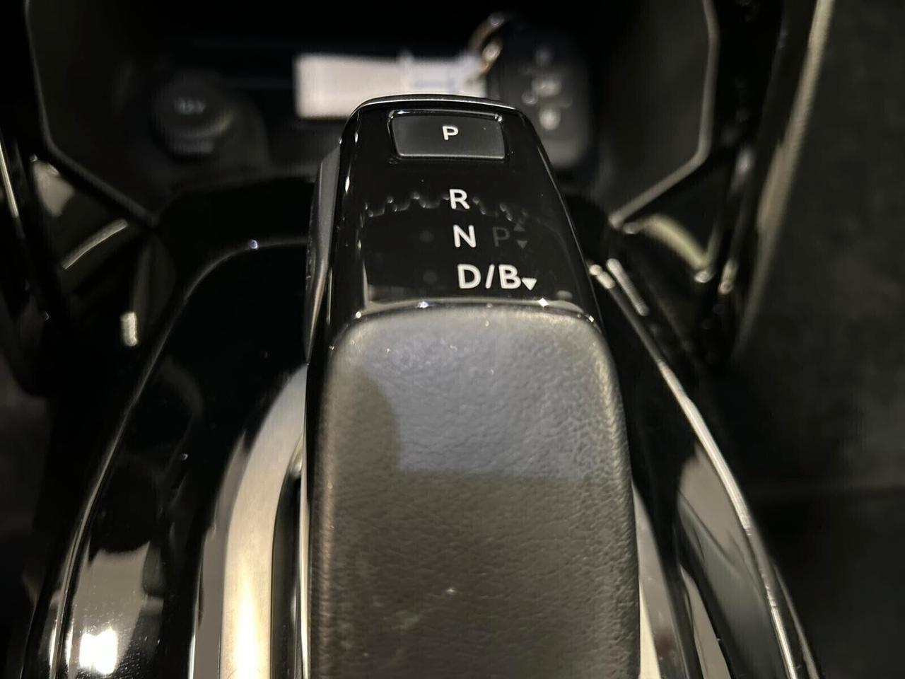 Peugeot 2008 ALLURE motore elettrico SPOTICAR