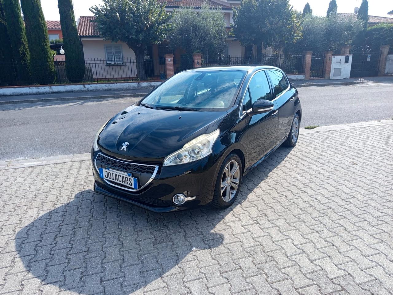 Peugeot 208 1.4 HDi 68 CV 5 porte Allure
