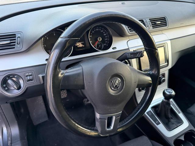 VOLKSWAGEN Passat 2.0 TDI DPF Var. Highline senza lavoro da fare