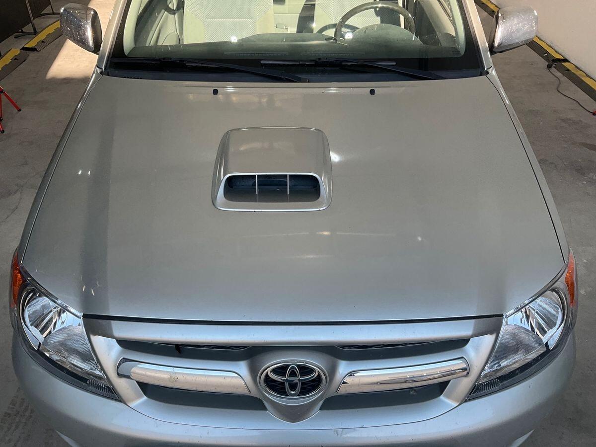 Toyota Hilux 2.5 D-4D 4WD 2p. Extra Cab SR 4x4