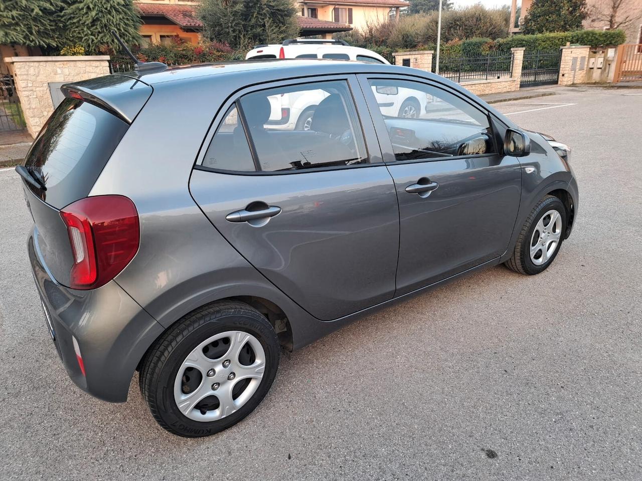 Kia Picanto 1.0 12V 5 porte Urban