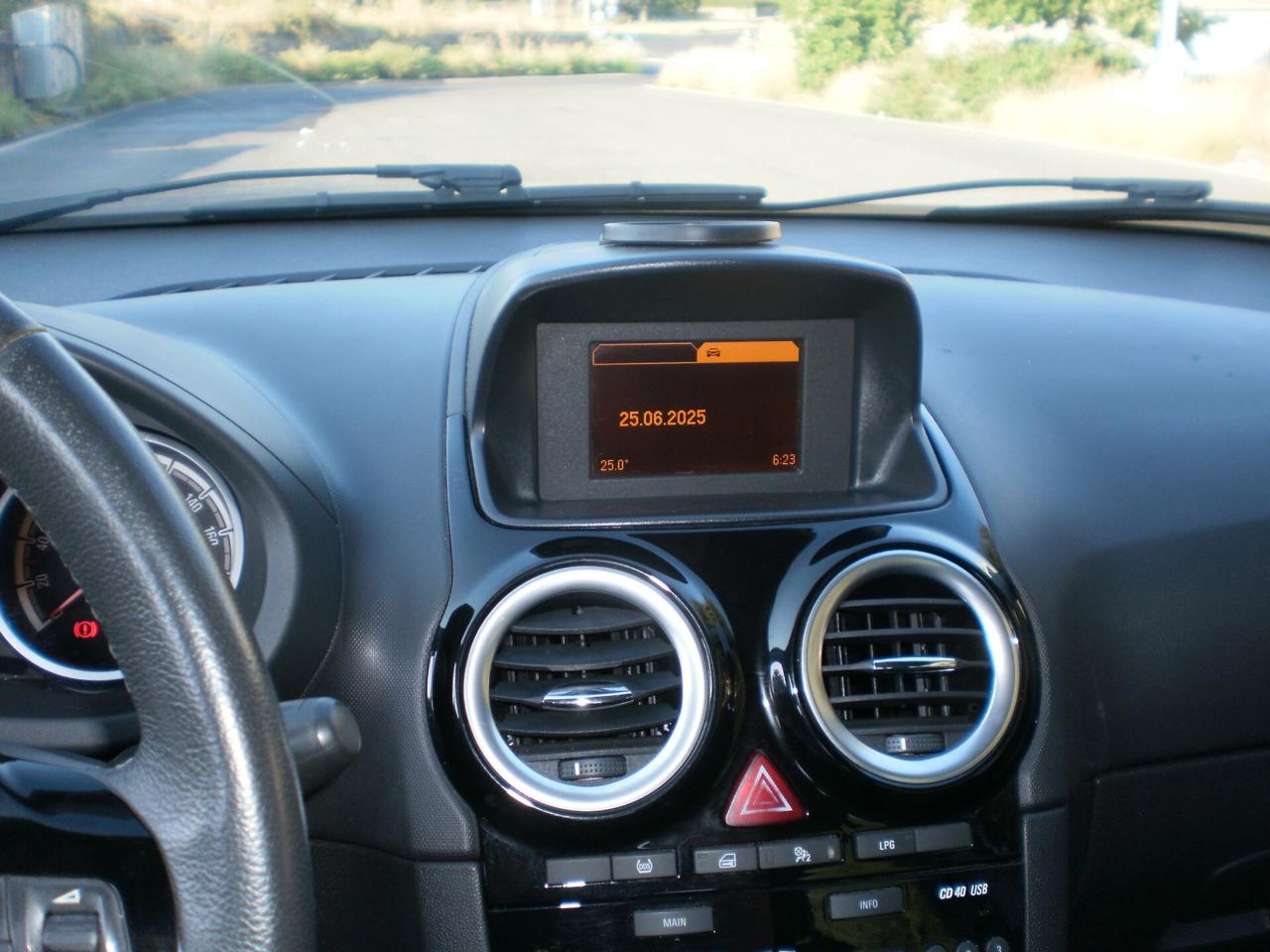 Opel Corsa 1.2 5 porte Cosmo GPL PELLE