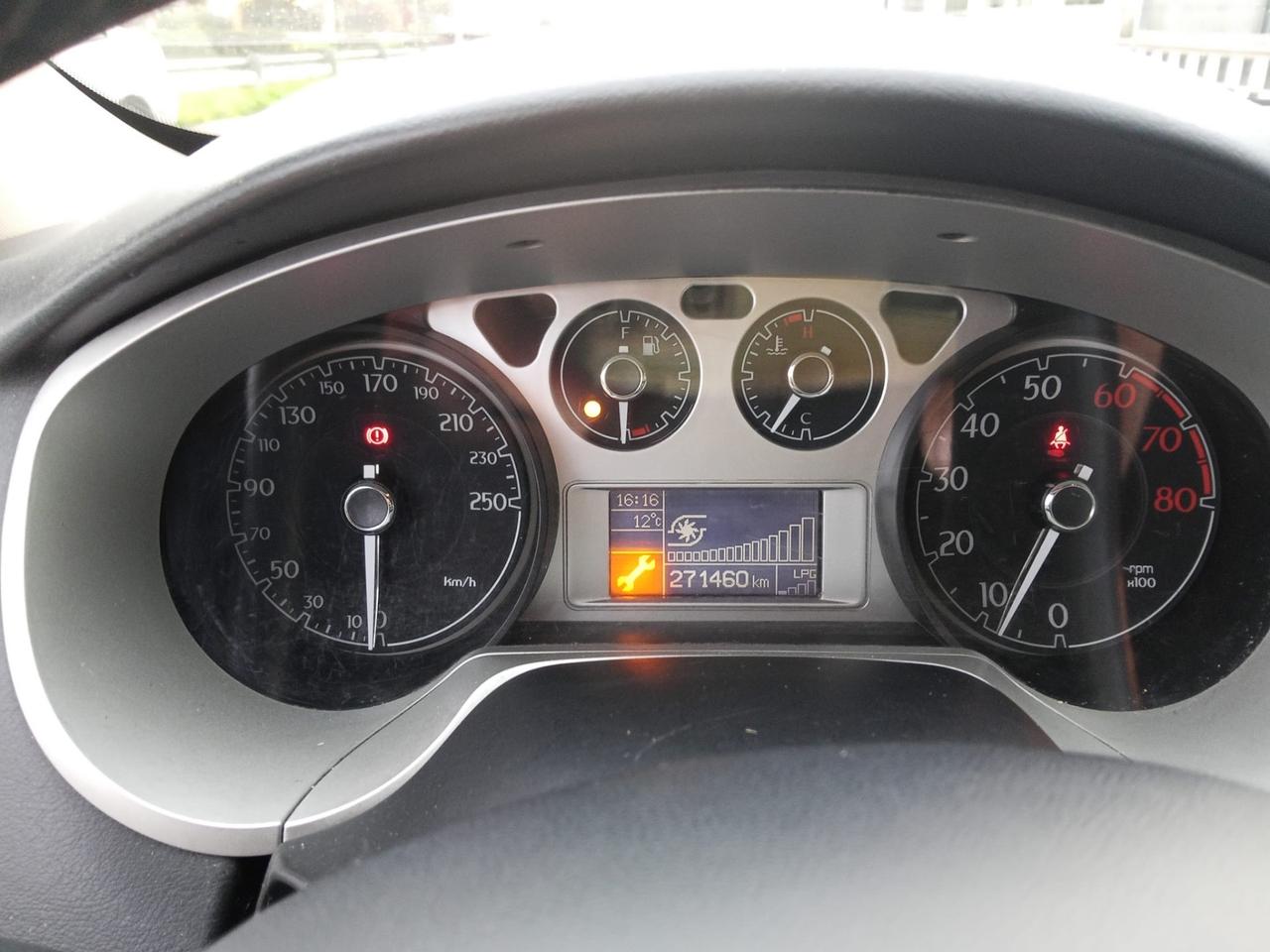 Lancia Delta 1.4 Gold Ecochic GPL 2012