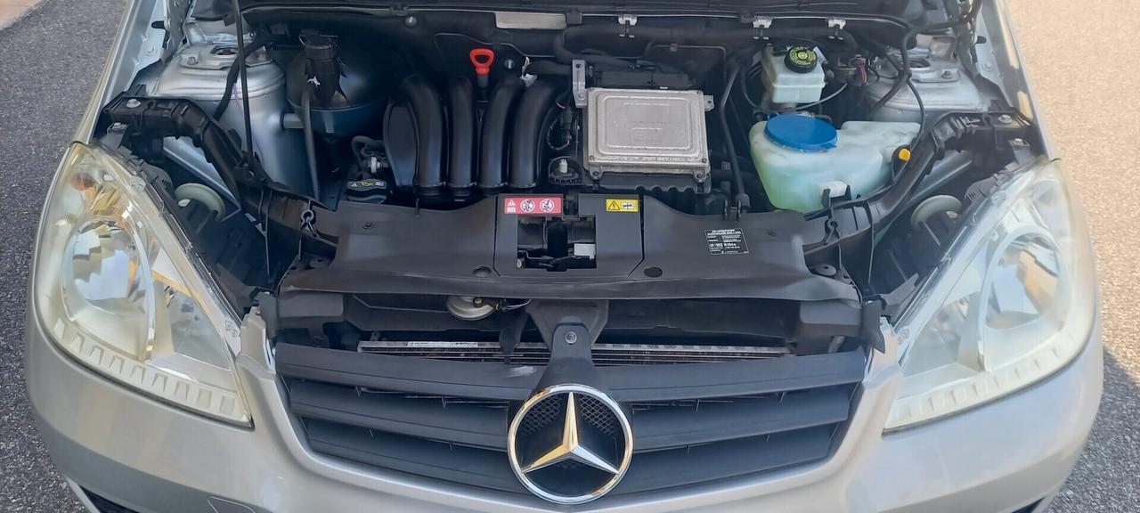 Mercedes-Benz Classe A 160 BlueEFFICIENCY Benzina cc. 1.5 CV. 95 - 5 Porte 5 Posti Euro 5 Utilizzabile anche per i Neopatentati.