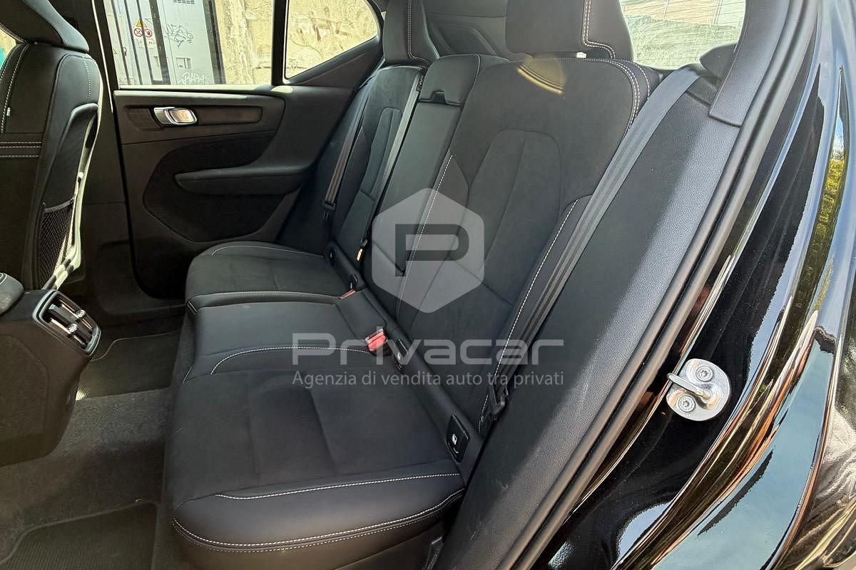 VOLVO XC40 B3 automatico Ultra Black Edition